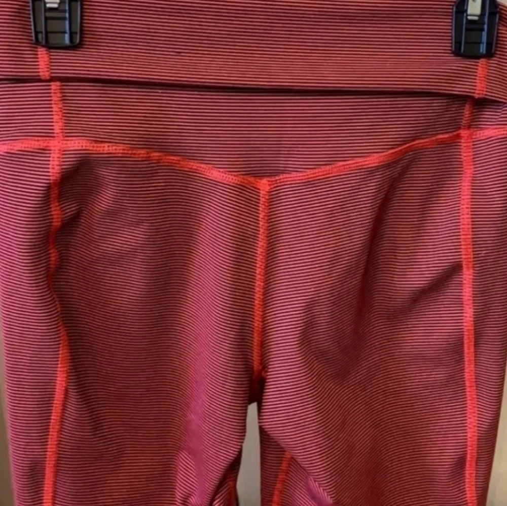 NIKE Legend 2.0 Capri Crop Tight Red Black Strip Leggings XS